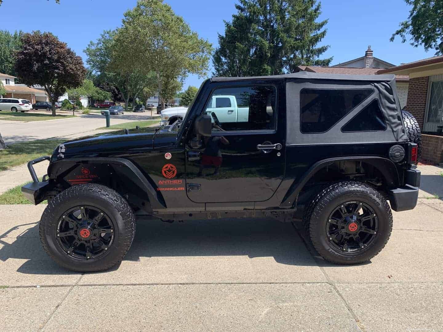 What’s the Trick for Detailing a Black Car?