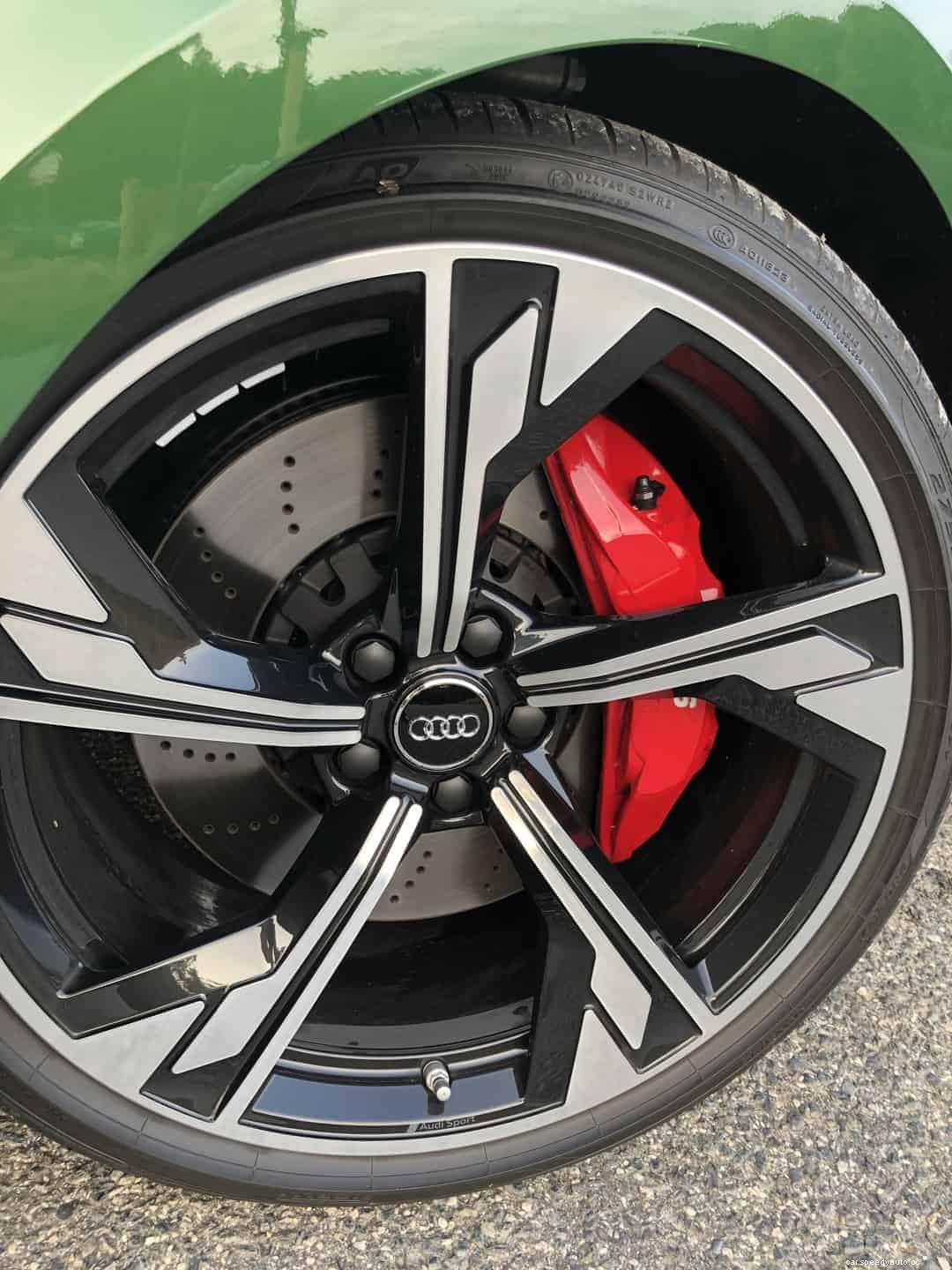 What’s the Trick for Detailing a Black Car?