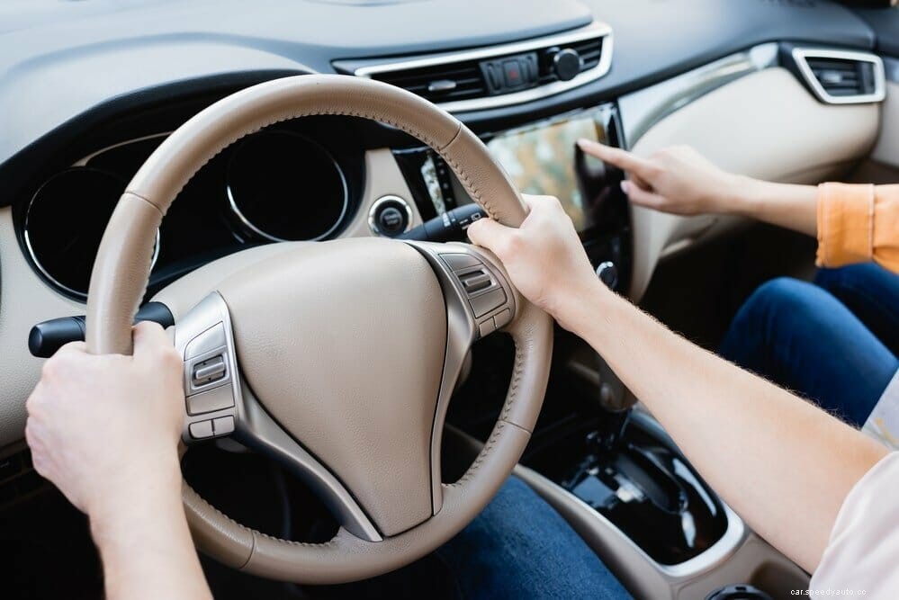 10 Reasons For A Steering Wheel to Make a Rubbing Noise When Turning