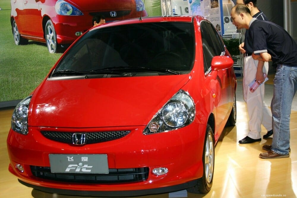 Honda Fit vs. Toyota Prius – Which Is Better?