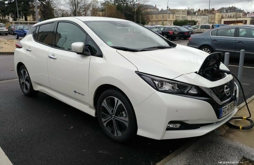 Nissan Leaf vs. Toyota Prius – Which One Is The Best?