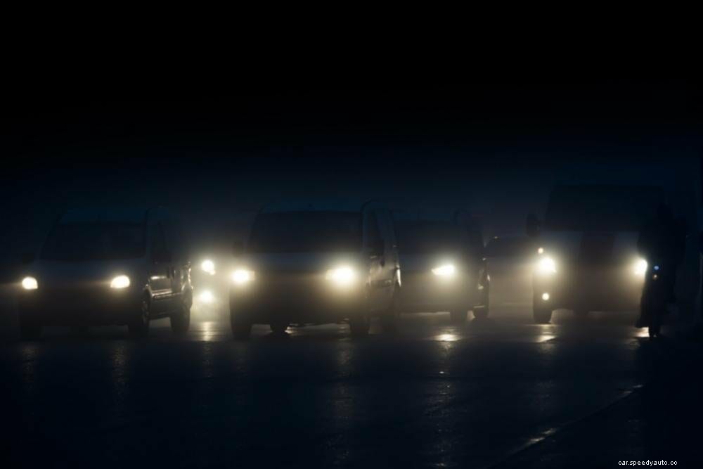 Low Beam vs High Beam Headlights – When To Use Each