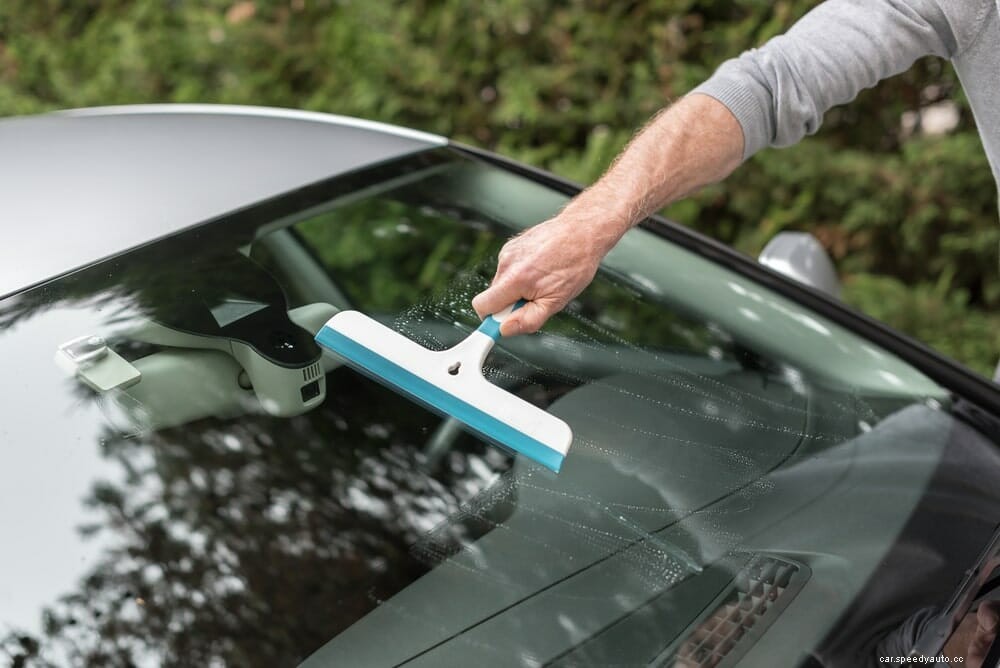 How to Remove Inspection Sticker From Windshield to Reuse