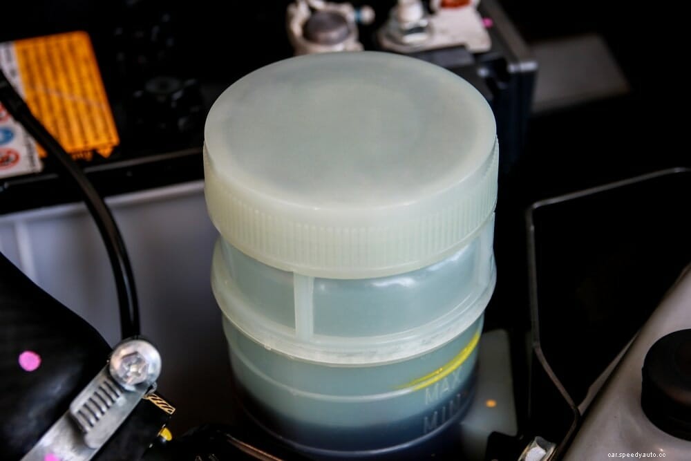 Power Steering Fluid Colors – What Do They Mean?