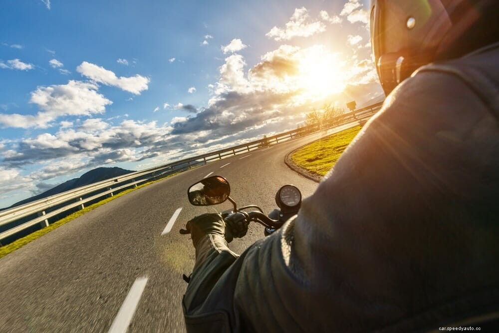 Do You Need Mirrors On A Motorcycle? What Does The Law Say?