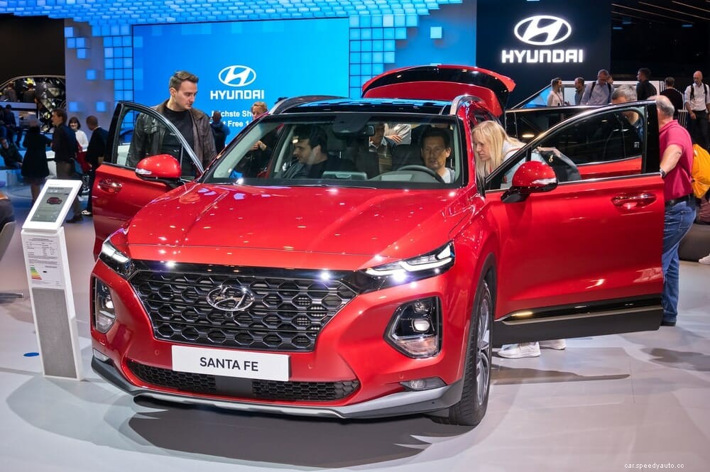 Does The Hyundai Santa Fe Have 3 Rows Of Seats?