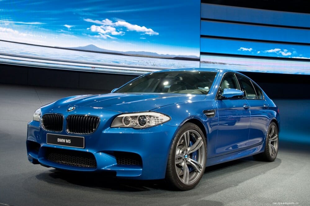 Does The BMW M5 Have A Sunroof?