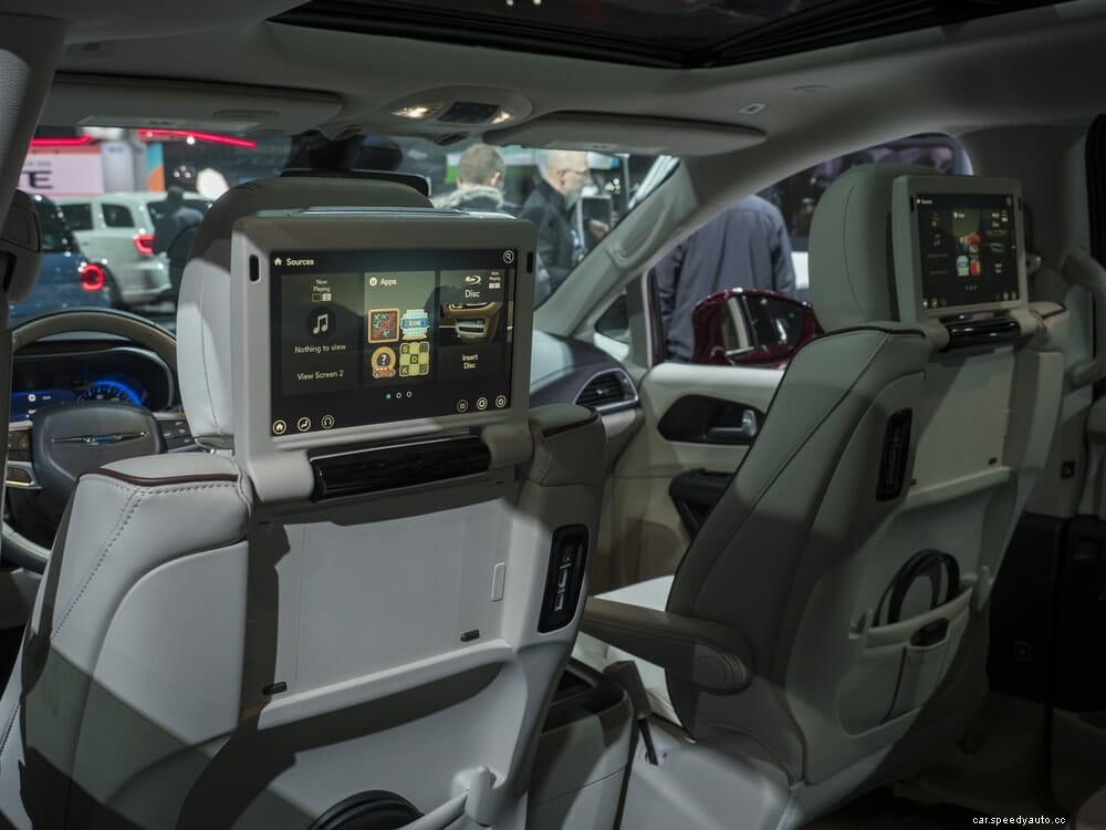Chrysler Pacifica Cargo and Interior Space Dimensions