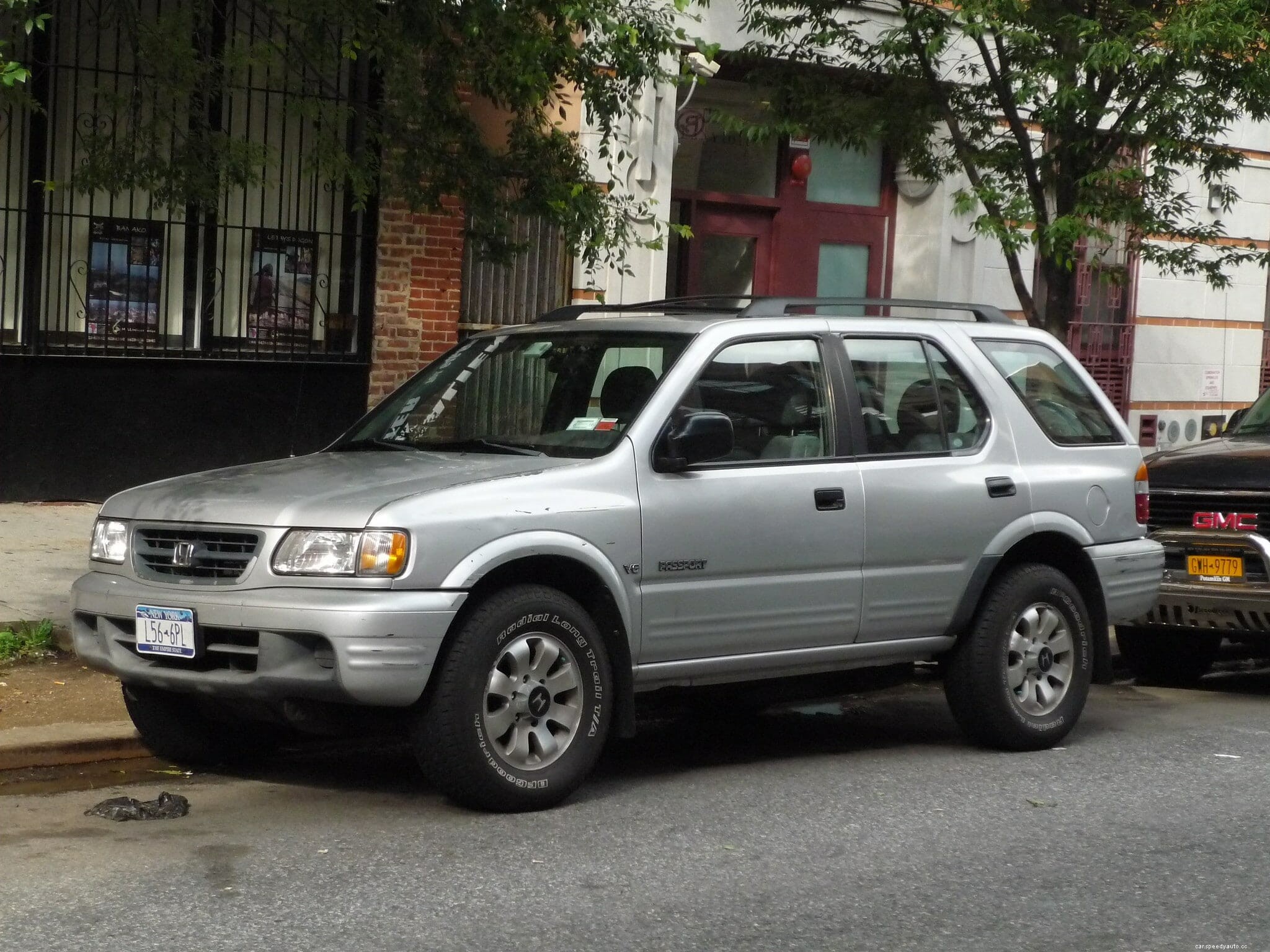 Does The Honda Passport Have A Third Row Of Seating?