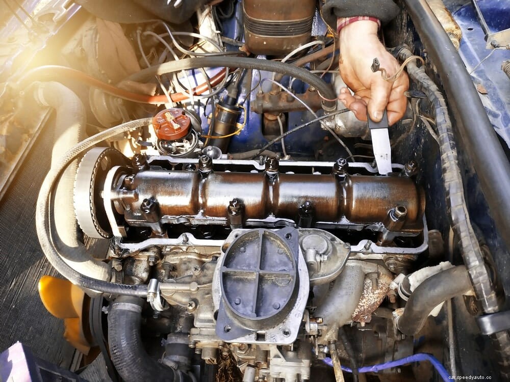 What Causes a Crankshaft Seal to Leak? Symptoms And How To Fix