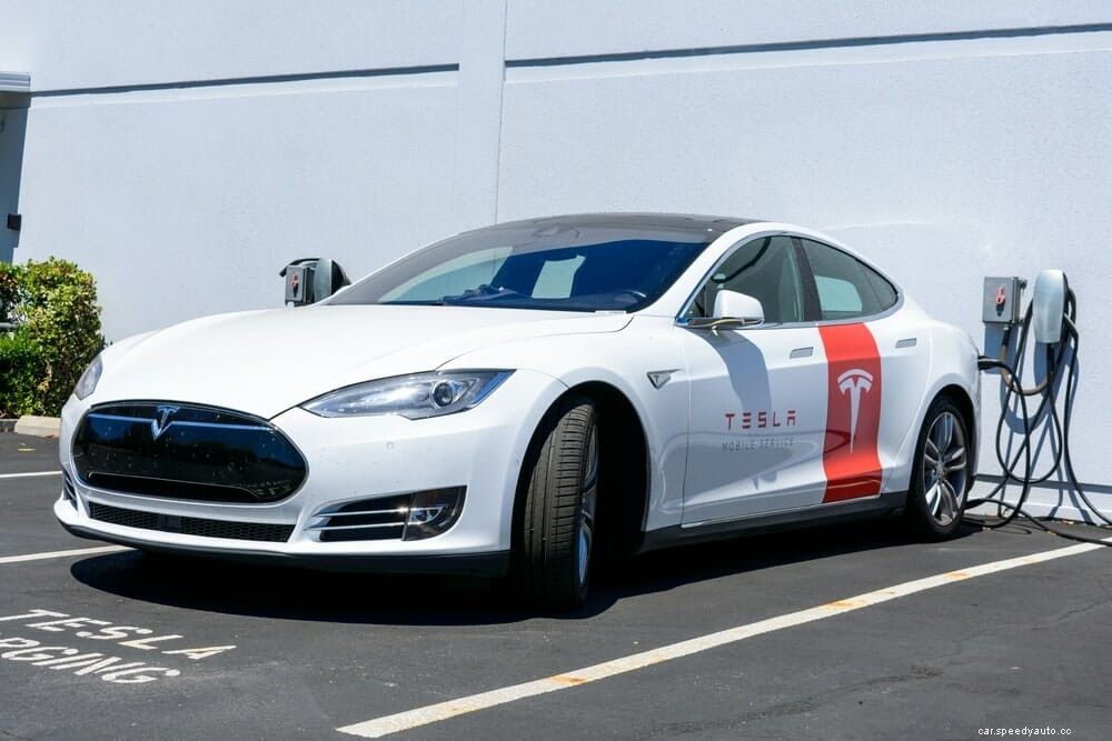 Tesla Screen Black While Driving? Causes, Symptoms and Fixes