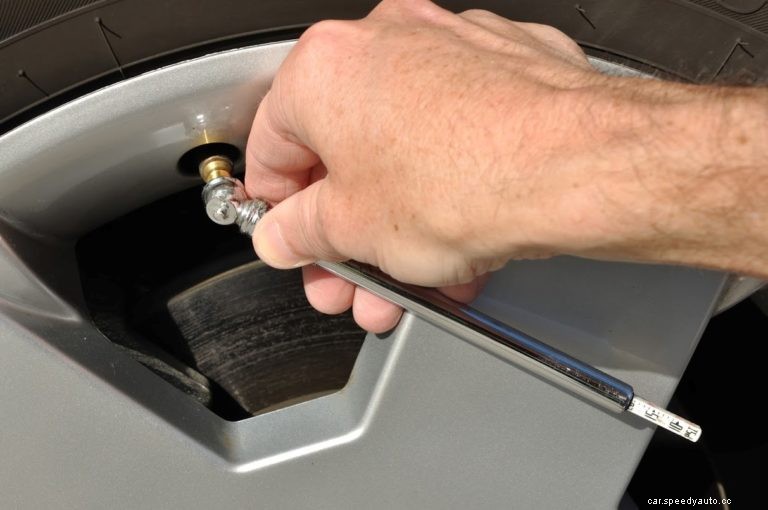 A Guide to Your Tire Pressure Monitoring System