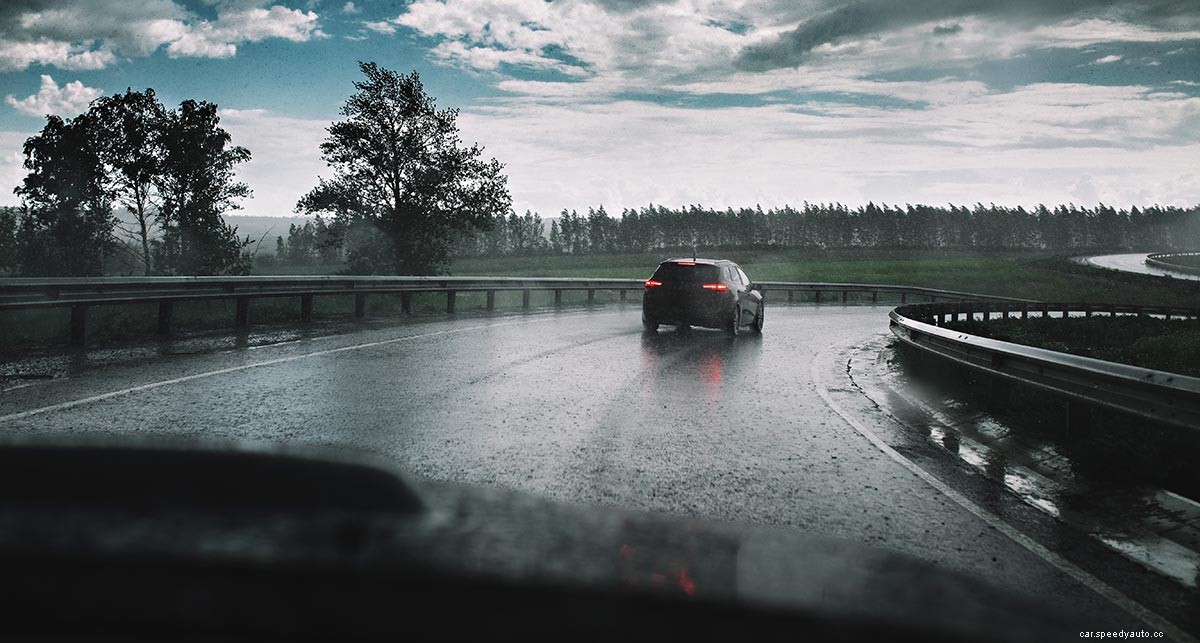 15 Driving Tips to Keep You Safe This Monsoon