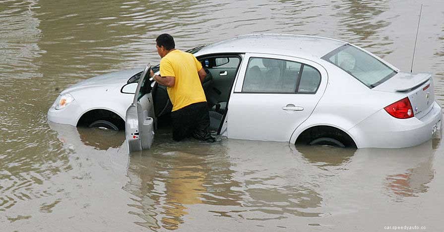 15 Driving Tips to Keep You Safe This Monsoon