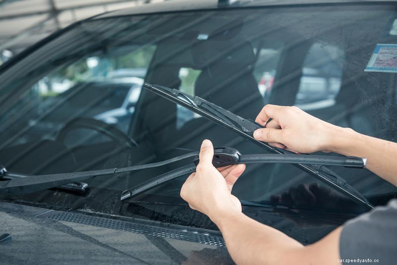 How To Change The Windshield Wiper Of Your Car