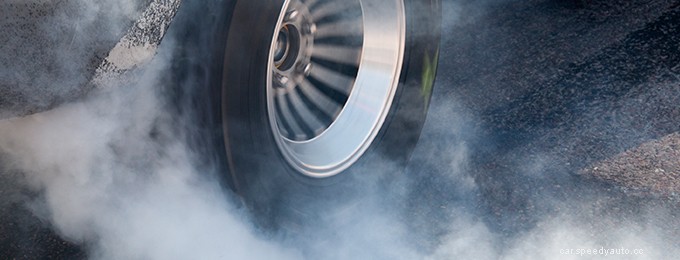 6 Vehicle Warning Smells you Should Know About