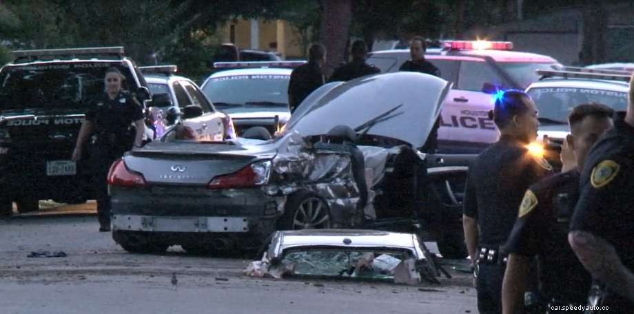 5 Photos to ALWAYS Take During a Car Accident