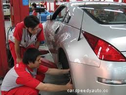 How do you become a qualified mechanic in Singapore?