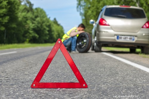 How to Safely Change Your Tyre on the Road