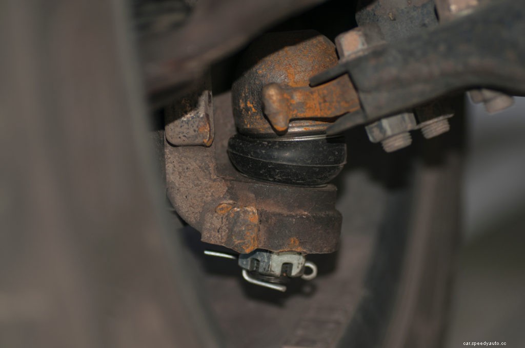 When to replace the ball joint of your car?