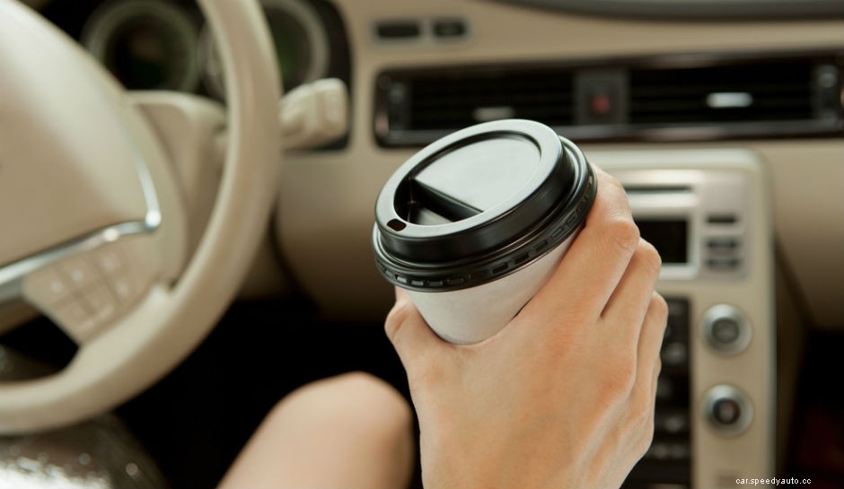 6 TIPS ON COMBATING SLEEPINESS WHILE DRIVING