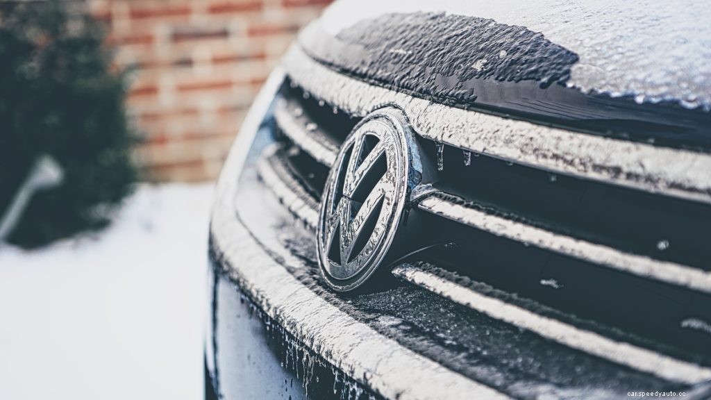 How to Defrost Your Car Quickly and Safely