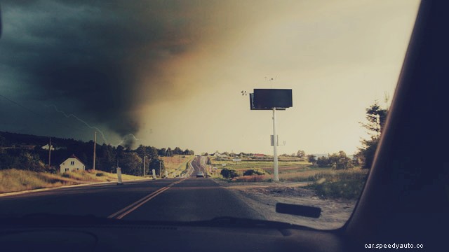 Cars and tornadoes: what to do and not to do if you are in your car when the tornado strikes