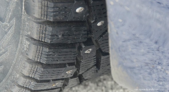 Studded vs non-studded winter tires