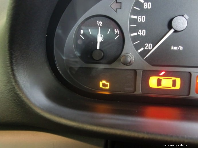 6 common causes of the engine warning light turning on