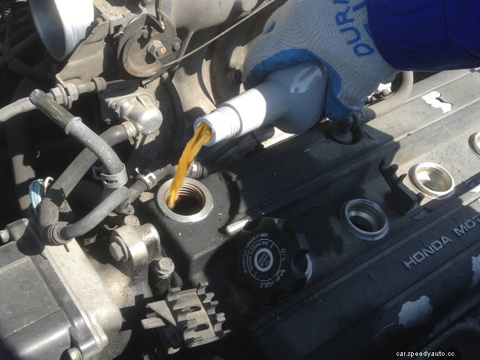 Engine Oil is Leaking! What Are the Common Causes and What Can Be Done About It?