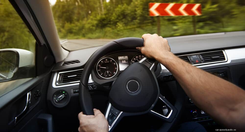 7 Symptoms of a Bad Serpentine Belt (& Replacement Cost)