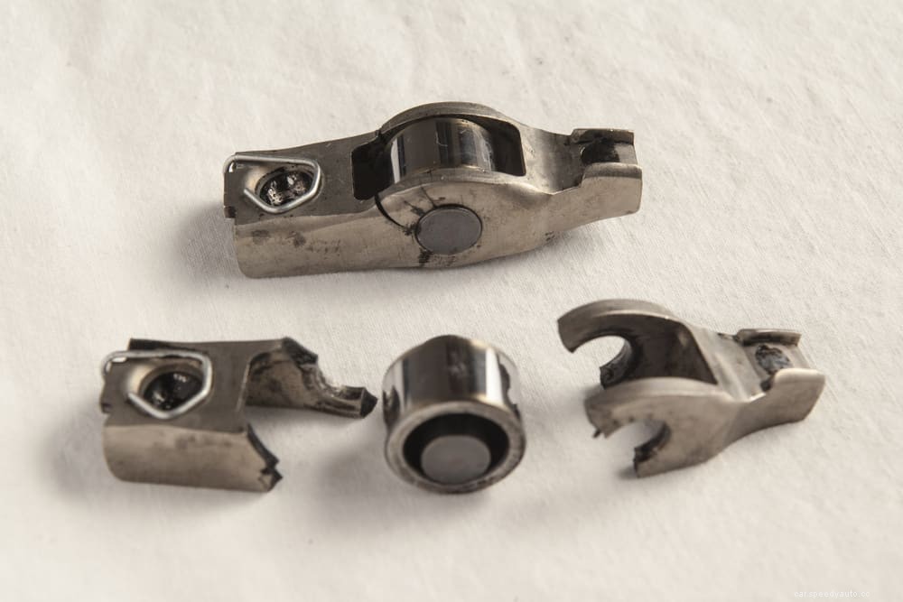 4 Symptoms of a Bad Rocker Arm (& Replacement Cost)