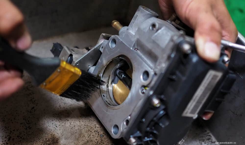 8 Symptoms of a Bad Throttle Body (& Replacement Cost)
