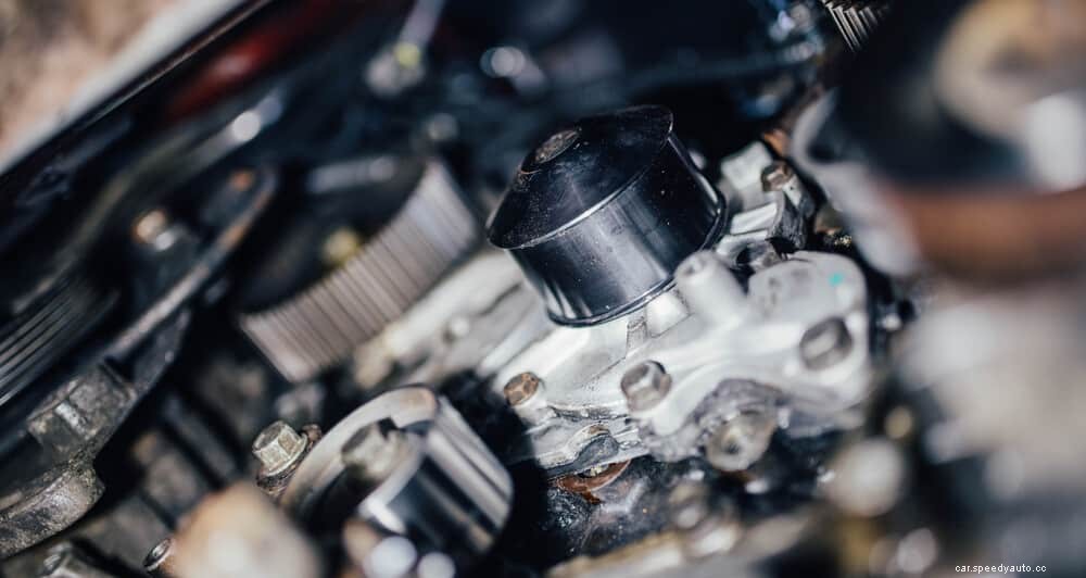 6 Symptoms of a Bad Water Pump (Function & Location)