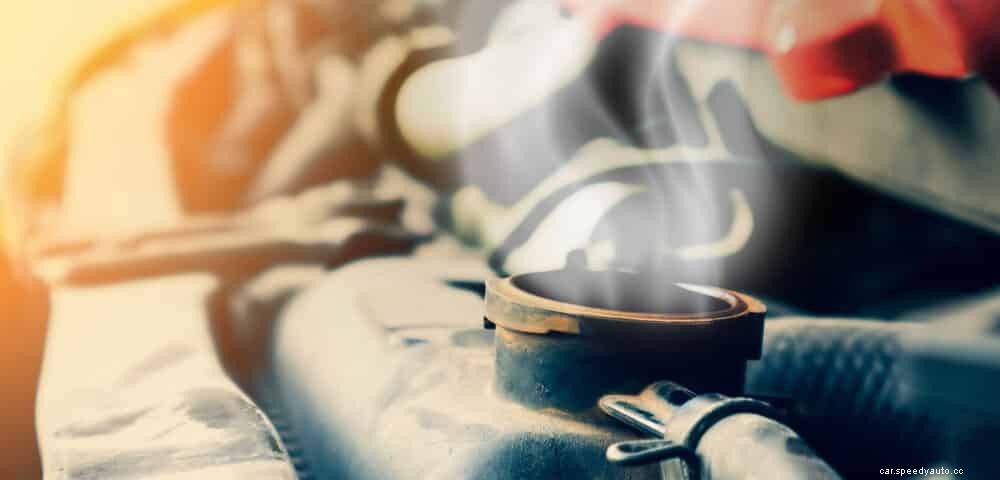 6 Symptoms of a Bad Water Pump (Function & Location)