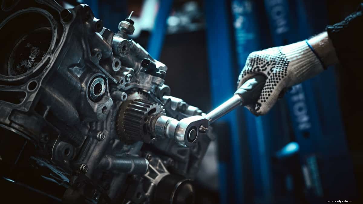 4 Symptoms of a Seized Engine & Causes (How to Fix It)