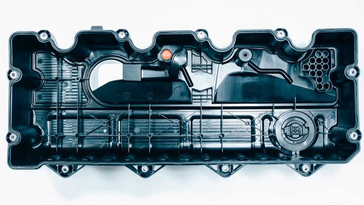 5 Symptoms of a Bad Valve Cover (& Replacement Cost)
