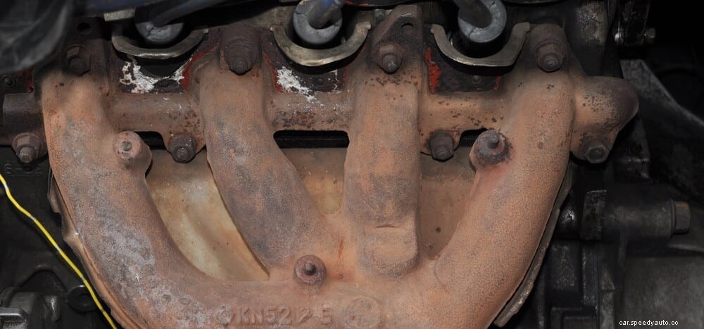 Blue Smoke From The Exhaust (Causes & How to Fix it)