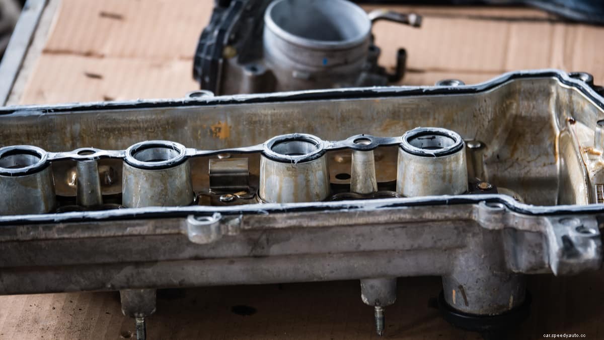 5 Symptoms of a Bad Valve Cover Gasket (Replacement Cost)
