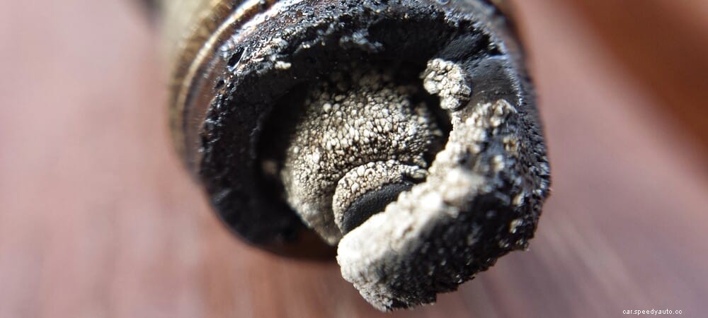 6 Symptoms of a Bad Valve Seal (& Replacement Cost)