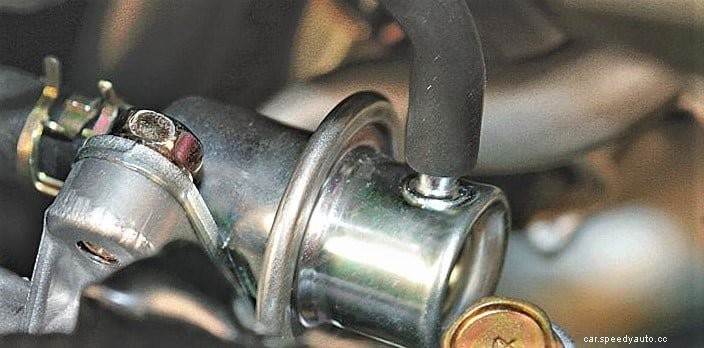 10 Symptoms of a Bad Fuel Pressure Regulator (& Diagnosis)