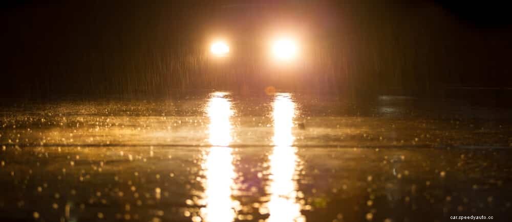 6 Symptoms of a Bad Voltage Regulator (& Replacement Cost)