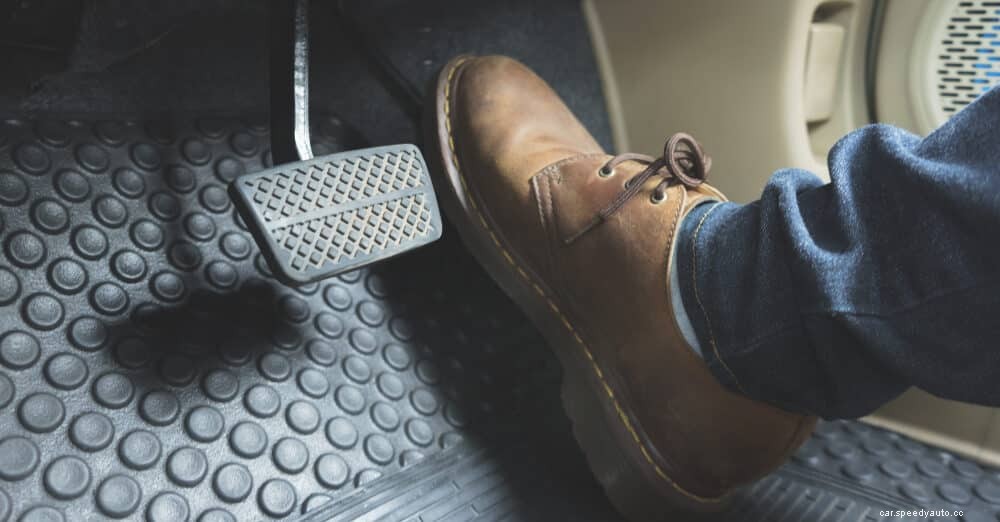 6 Symptoms of a Bad PCM (& Replacement Cost)