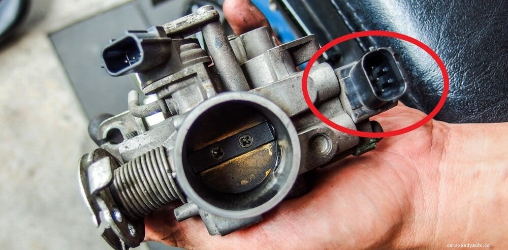 5 Signs of a Bad Throttle Position Sensor (Replacement Cost)