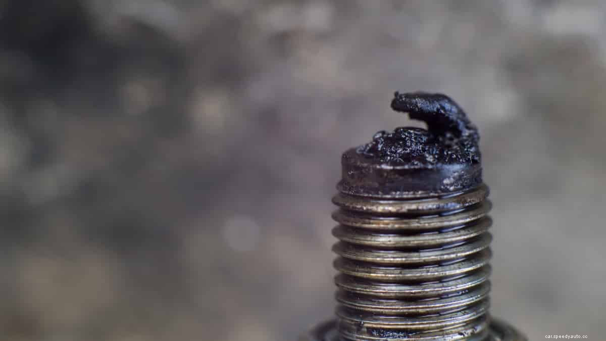 6 Causes of Oil on Spark Plugs (on Threads & in Wells)