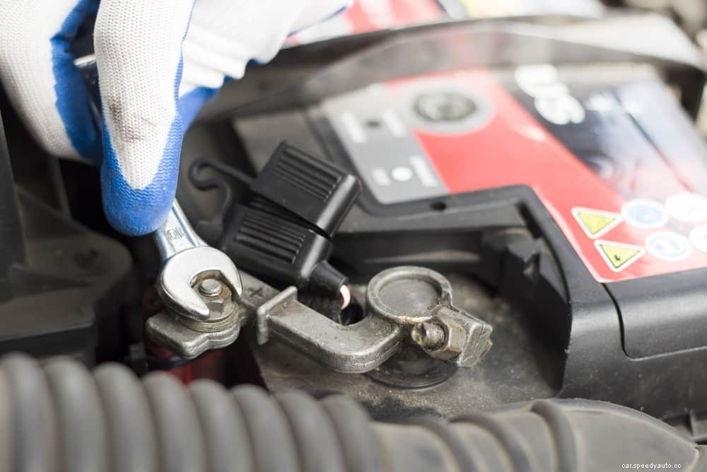 How to Reset a Check Engine Light (5 Easy Methods)