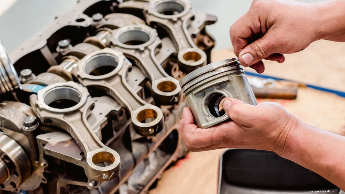 4 Symptoms of a Bad Piston Ring (& Replacement Cost)