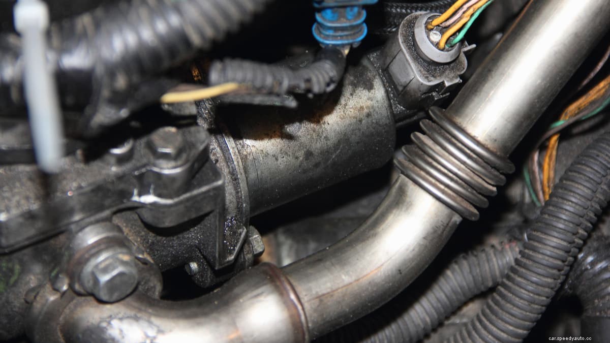 3 Signs of a Bad EGR Temperature Sensor (& Replacement Cost)