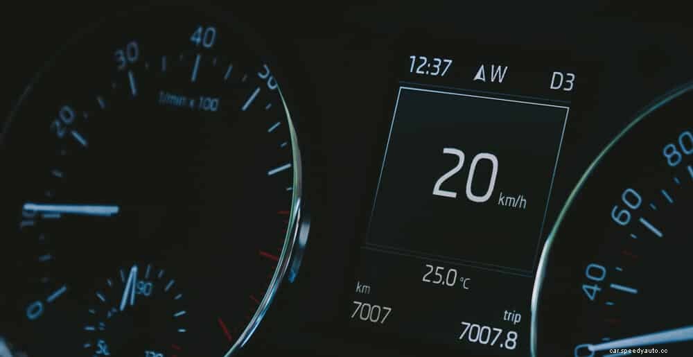 Engine Running Lean (Causes & Symptoms)