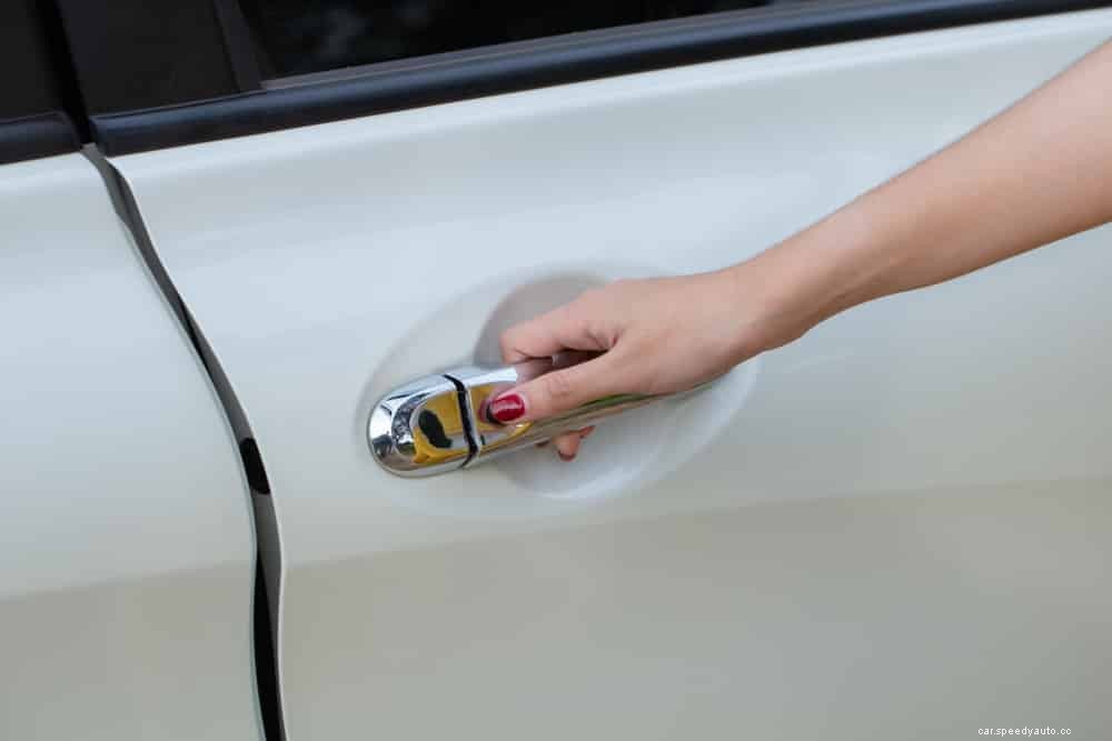 Interior Car Lights Won’t Turn Off – Causes and Fixes